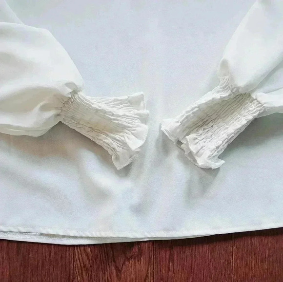 ❤️ Beautiful Shein Cream Long Sleeved Blouse Size XS - Picture 7 of 8